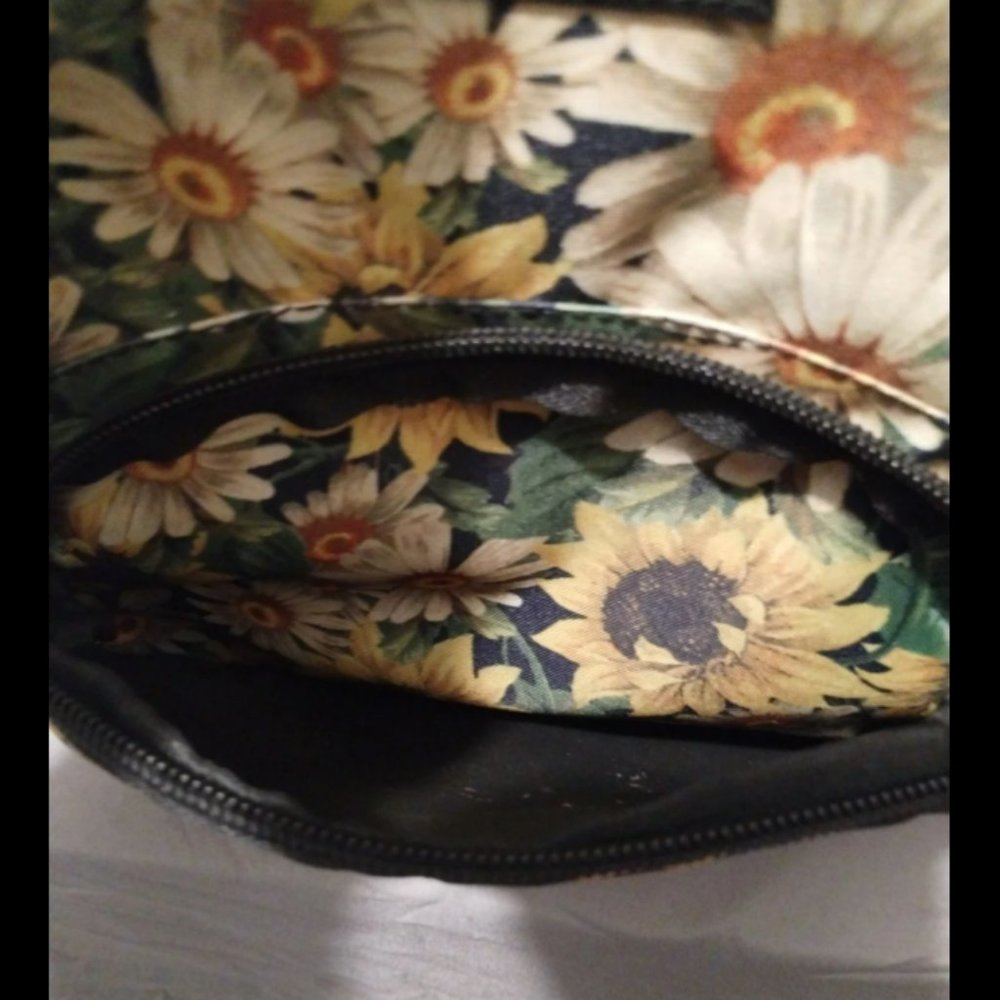 Dickies Mini Flower Backpack - Picture 5 of 5